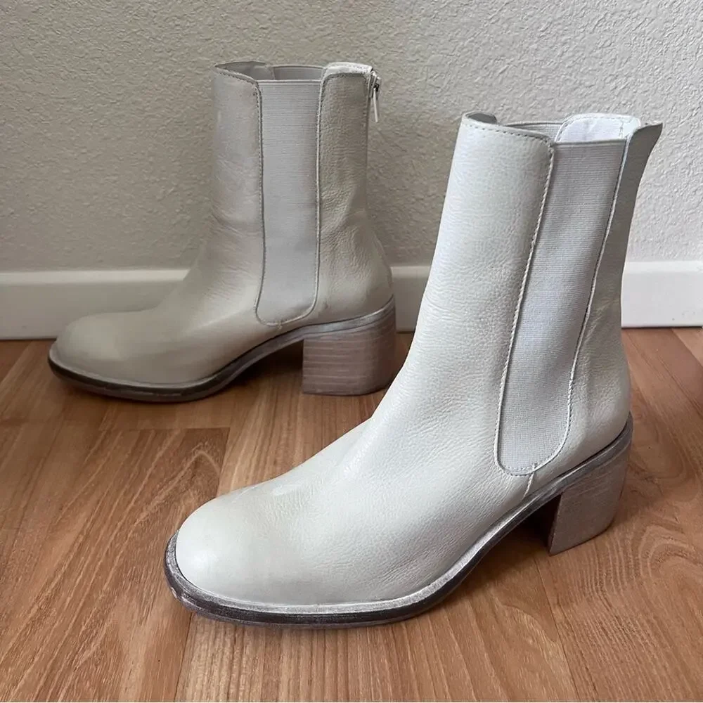 Free People Essential Chelsea Boots Chalk Ivory size 39.5 NEW